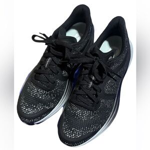 Lululemon Blissfeel 2 Women's Running Shoe *Winter Size 9 Black Silver Drop